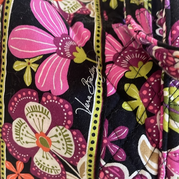 VERA BRADLEY Women's Quilted Black Pink Floral Duffle Bag Weekender - Picture 2 of 9